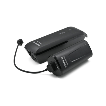 Bosch Powerpack 545 Smart met Bosch PowerMore 250 Range Extender en de 300 mm kabel aangesloten